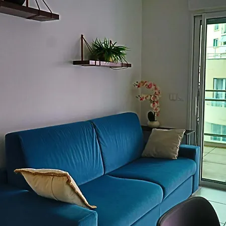 Proche Monaco 4 Personnes ボーソレイユ