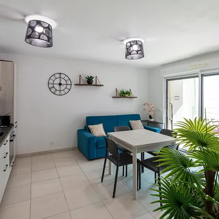 Cozy 1-bedroom With Ac & Garage Near