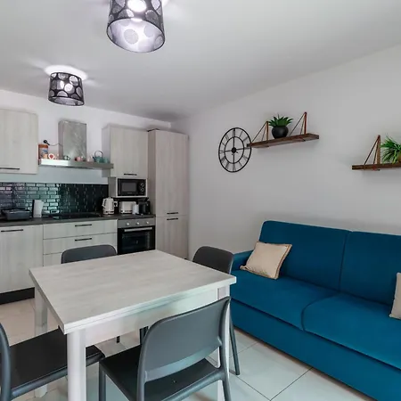Cozy 1-bedroom With Ac & Garage Near Апартаменты