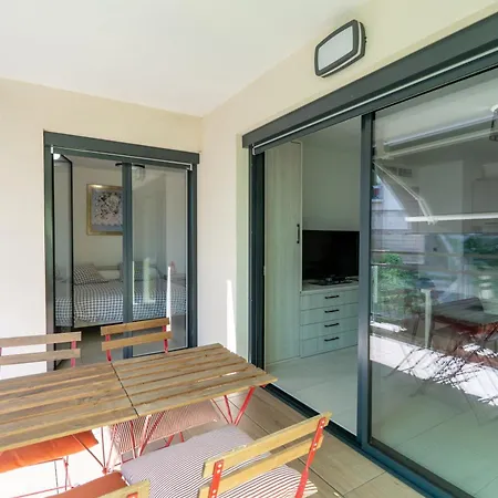 Апартаменты Cozy 1-bedroom With Ac & Garage Near
